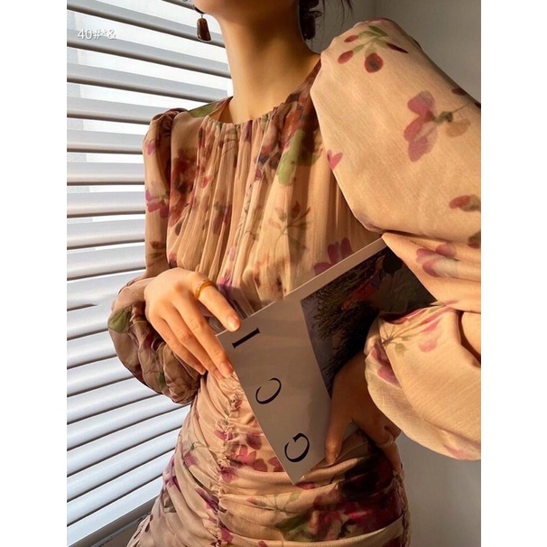 Đầm hoa dự tiệc