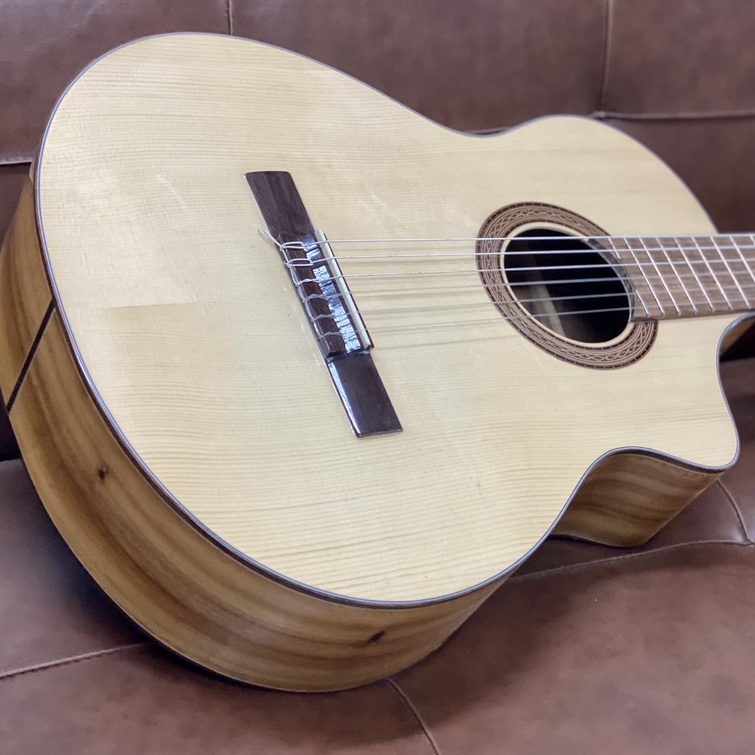 Đàn Guitar Classic Dáng Khuyết Gỗ Điệp Nguyên Tấm CF-63