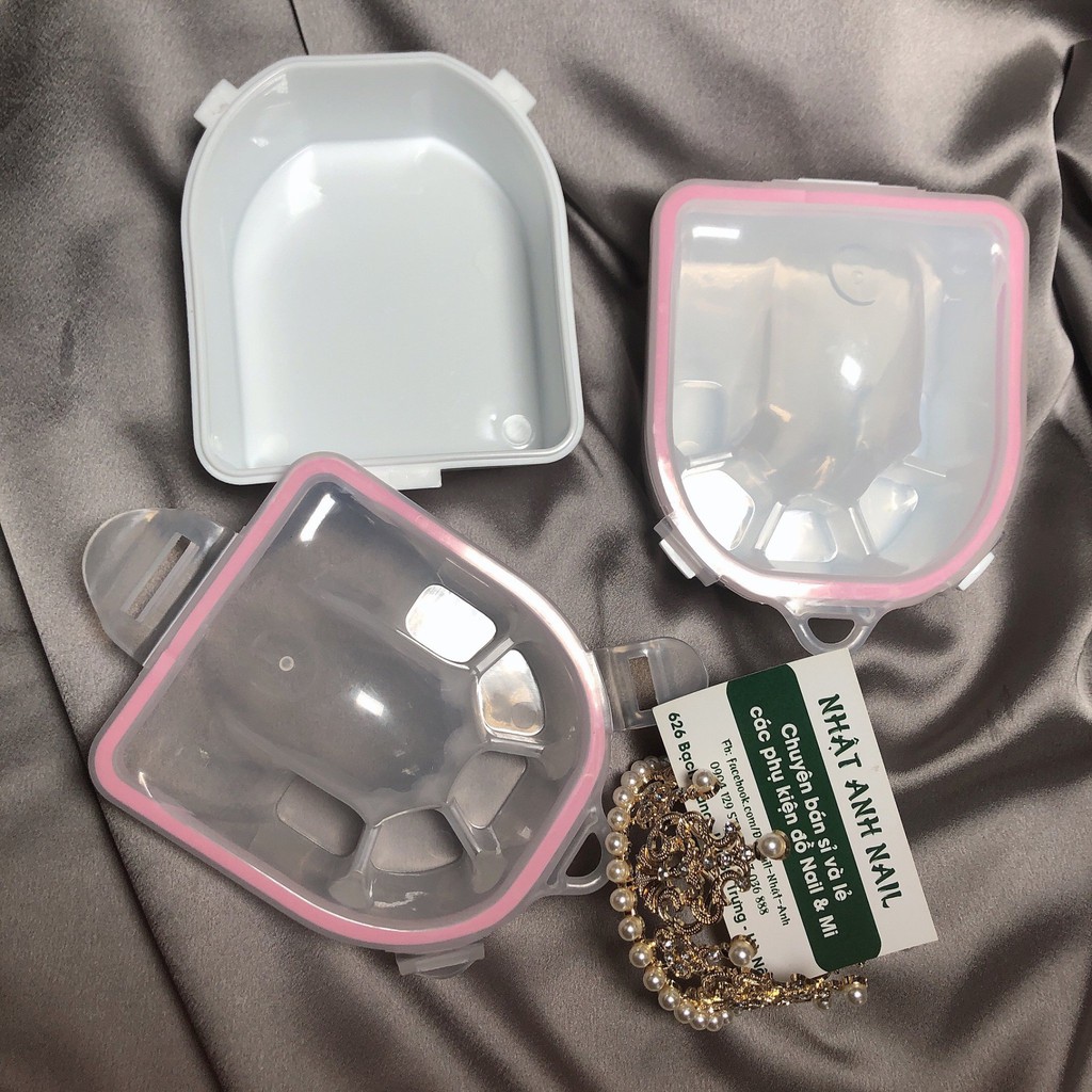 BÁT NHỰA NGÂM TAY MÓNG