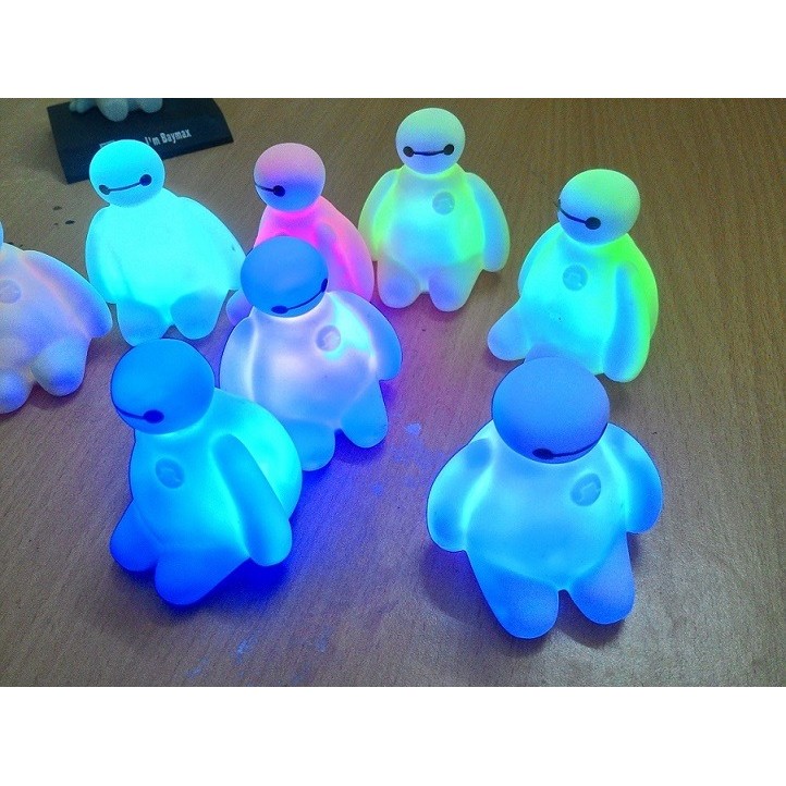 Mô hình baymax để bàn led rgb