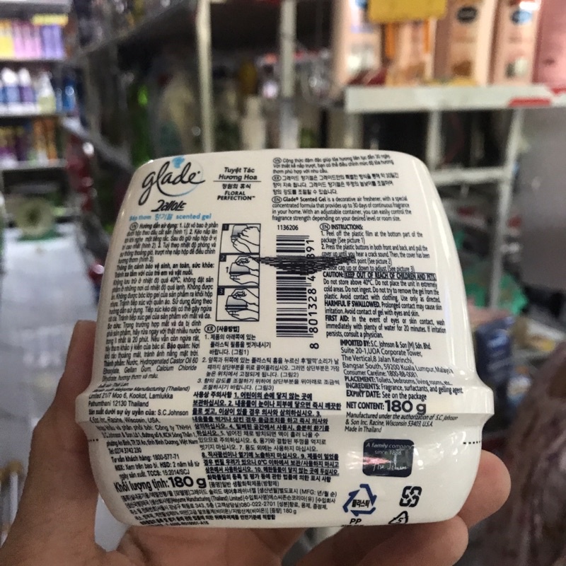 Sáp thơm Glade Tuyệt tác Hương Hoa  180g