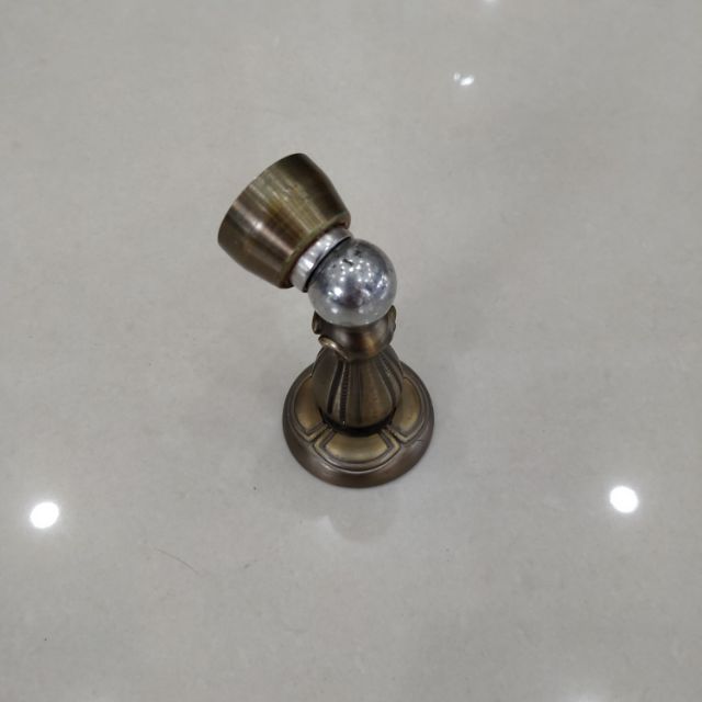 Hít cửa chống va đập