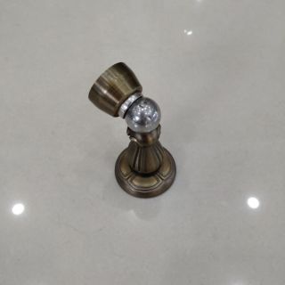 Hít cửa chống va đập