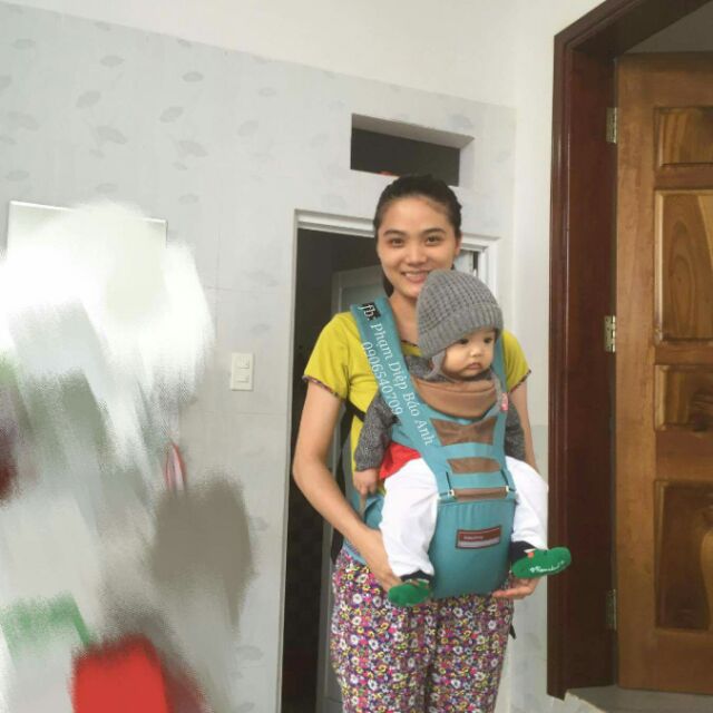 Địu ngồi cho bé yêu