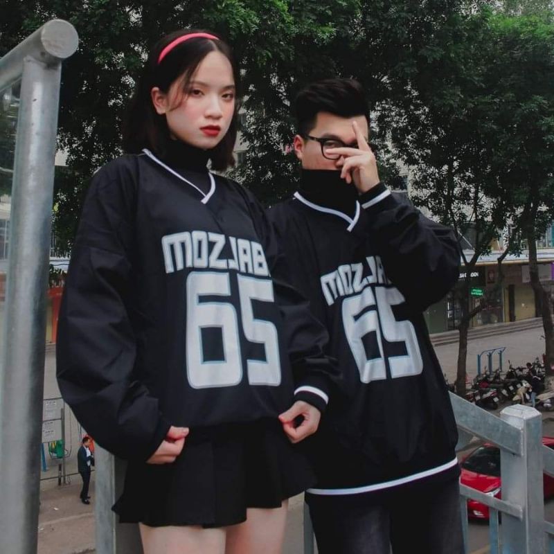 (ẢNH THẬT) ÁO SWEATER BÓNG CHÀY FORM RỘNG UNISEX THIẾT KẾ ĐỦ SIZE CHO CẢ NAM VÀ NỮ | BigBuy360 - bigbuy360.vn
