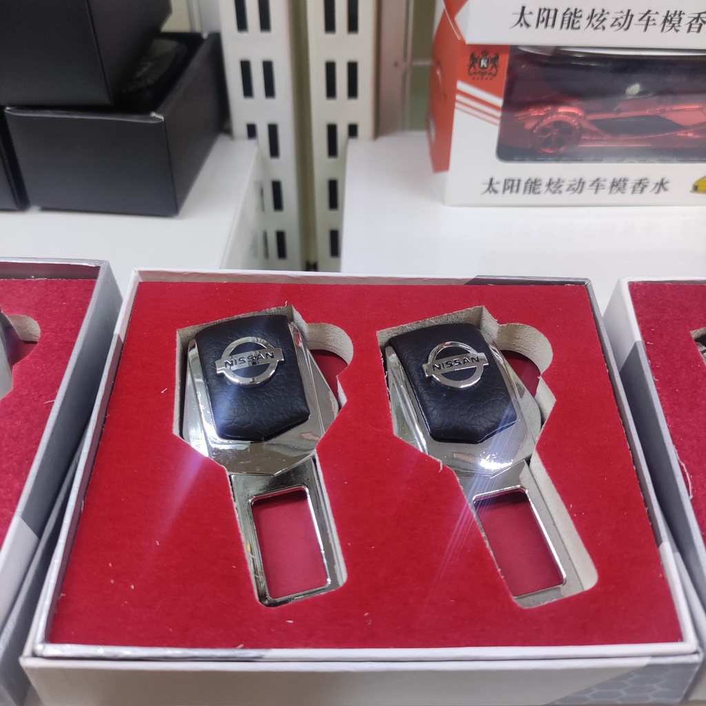 BỘ 2 CHỐT CẮM NGẮT CHUÔNG ĐAI AN TOÀN LOGO HÃNG XE