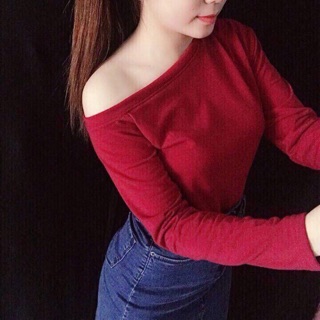 Áo lệch vai tay dài