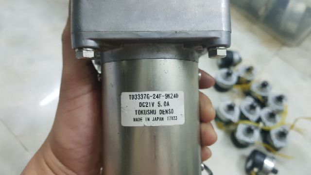 Xe điện 4 bánh với Motor giảm tốc 12V-5A JAPAN