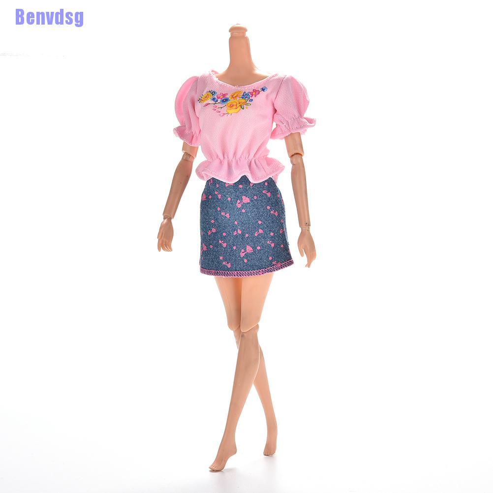 Bộ 2 Món Áo Thun Hồng + Chân Váy Jean Xanh Dương Cho Búp Bê Barbie