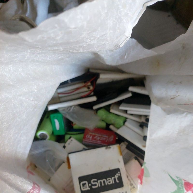 Pin Qmobile Pin Qsmart Pin tồn kho nhiều hãng giao ngẫu nhiên xả cuối năm