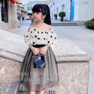 Set váy trễ vai rời dập li bé gái