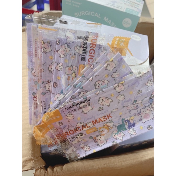 Khẩu trang cho bé