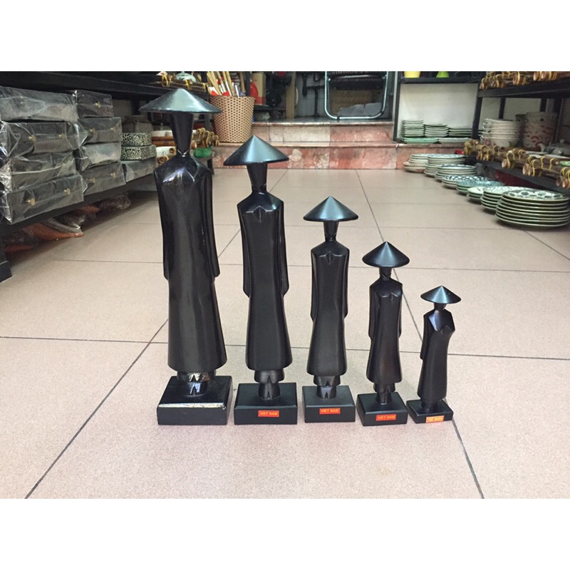 Tượng cô gái Việt nam