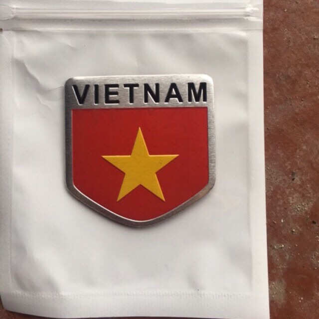 Cờ Việt Nam nhôm phay dán trang trí xe