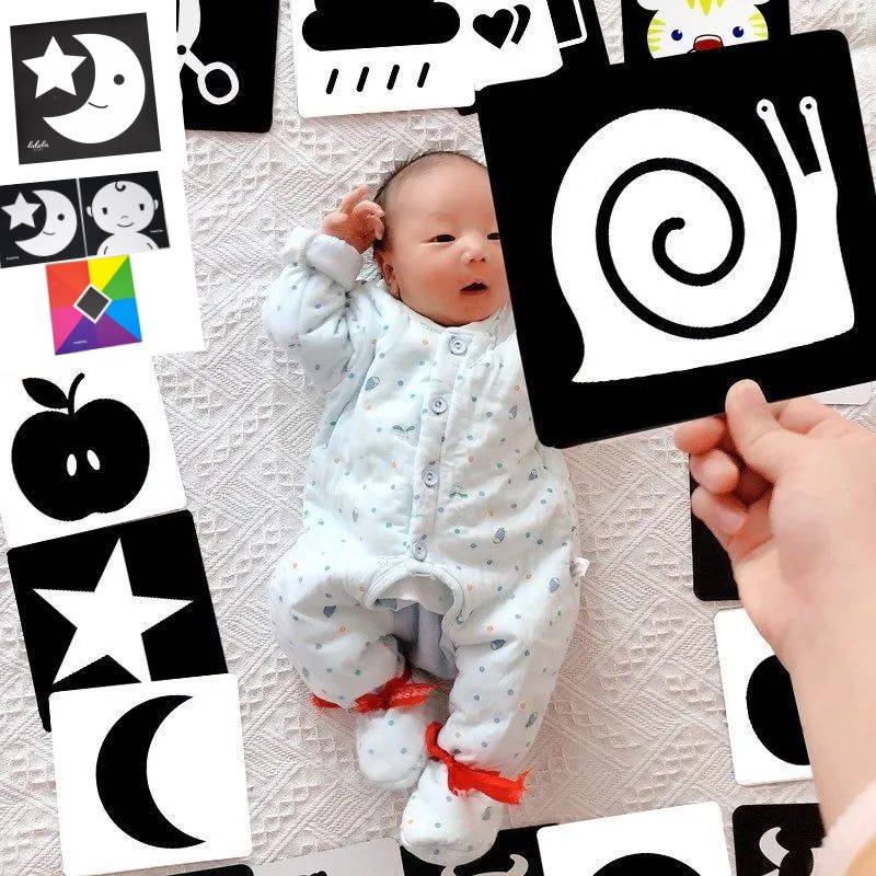 Bộ tranh kích thích thị giác cho bé sơ sinh giúp bé phát triển toàn diện