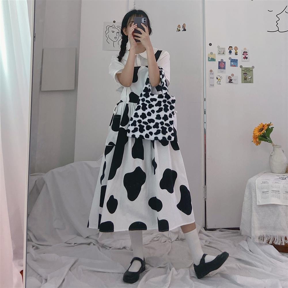 <S-XL> YẾM VÁY BÒ SỮA FORM RỘNG TÚI TO 2 BÊN SIÊU CUTE - ORDER 10 NGÀY