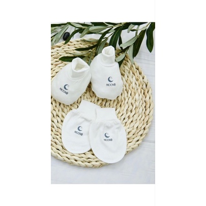 Xả kho set bao tay bao chân sơ sinh petit Moon mềm mịn thấm hút mồ hôi cho bé