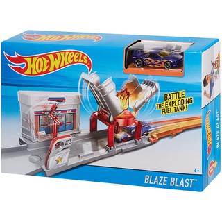 Đồ chơi hot wheels - bộ hot wheels trạm xăng nổ tung - mã sp fjn36/fjn34