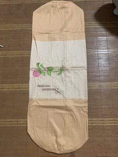 Vỏ gối ôm Sông Hồng