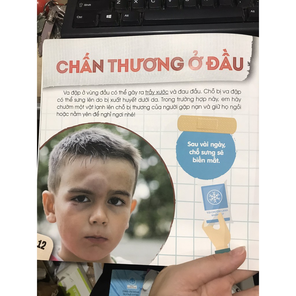 Sách - Các kĩ năng sơ cứu cơ bản : Va đập và gãy xương