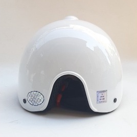 Mũ bảo hiểm thời trang nửa đầu cao cấp dáng lưỡi trai - màu trắng - có lỗ buộc tóc - bảo hành 12 tháng