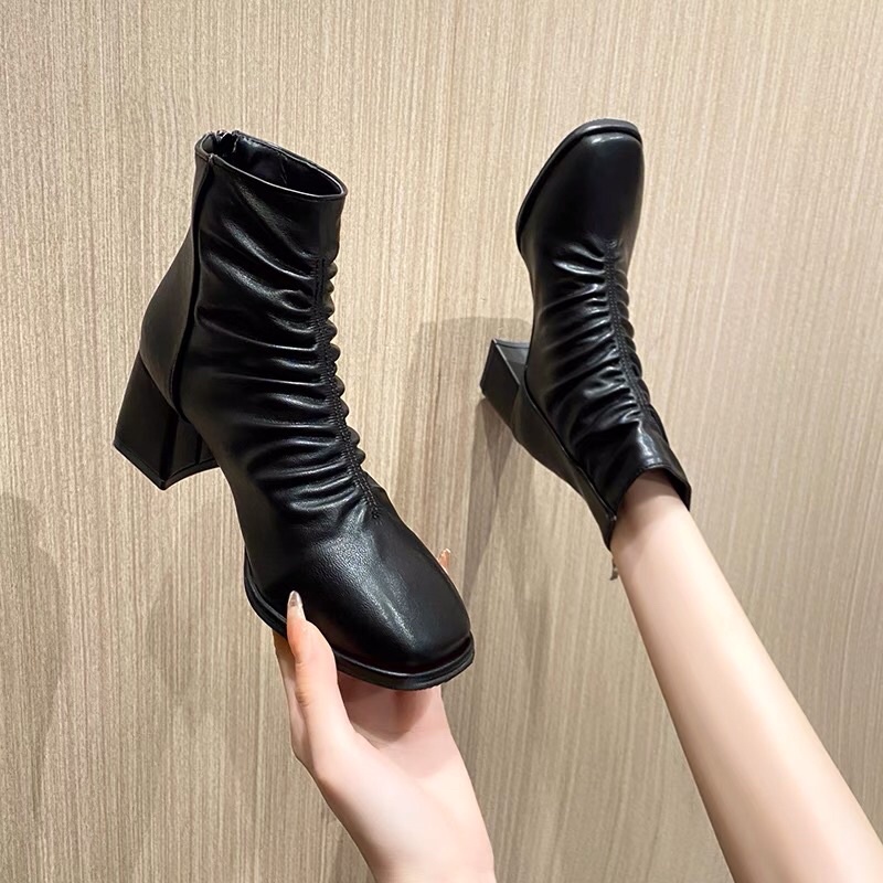 BOOT NHĂN CỔ CAO DA MỜ GÓT VUÔNG