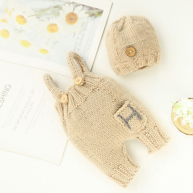 Set 2 món gồm quần yếm và mũ đan len thời trang dễ thương cho bé