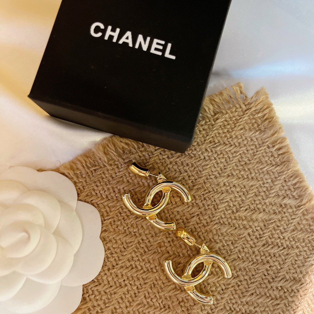 Khuyên tai thiết kế hình chữ C thời trang sành điệu