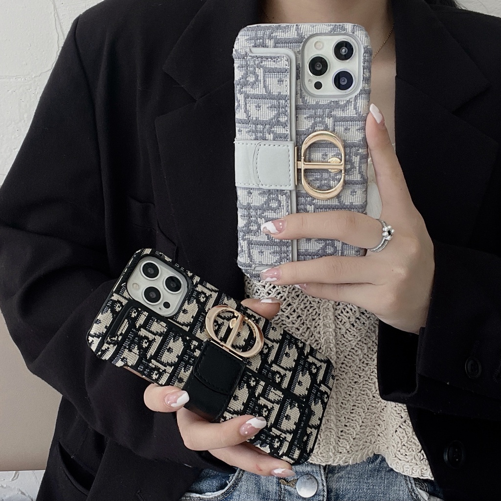 Dior Ốp Điện Thoại Nhựa Cứng Có Ngăn Đựng Thẻ Thêu Hình dior Cho iphone 15 14 13 12 11 pro max