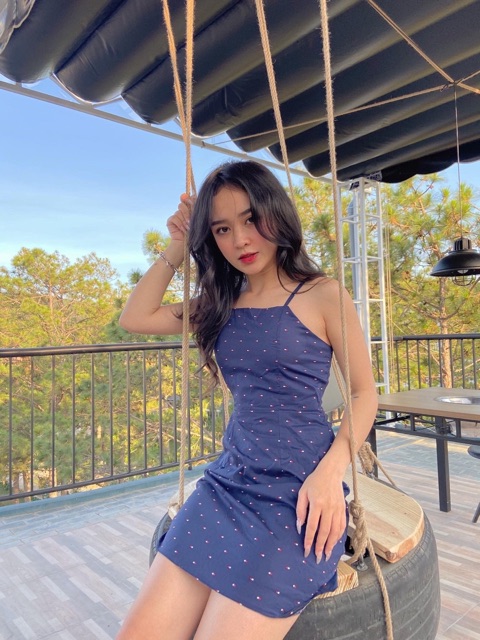 Đầm hai dây chấm bi trắng - váy ôm xoè nhẹ Tomy Dress chất vải lenin dày dặn có mút ngực dây sau lưng bo chun co giãn | BigBuy360 - bigbuy360.vn