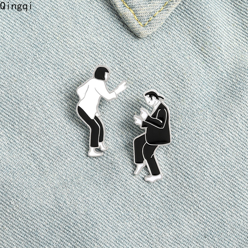 Ghim cài áo Miss Zoe hình vũ công múa quay phim