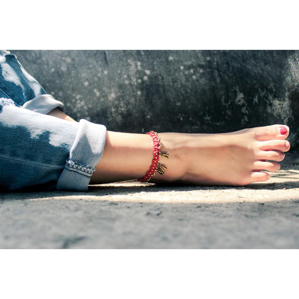 VÒNG CHÂN THÁI LAN ĐỎ HỘT PHA LÊ MÀU VÀNG | BigBuy360 - bigbuy360.vn