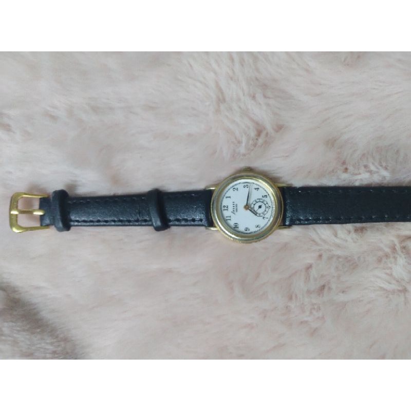 Đồng hồ nữ hiệu Seiko