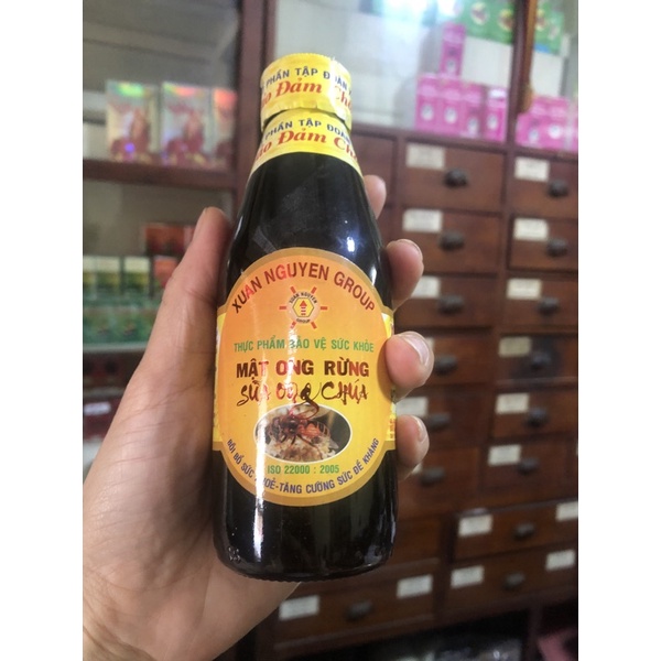 Mật ong rừng sữa ong chúa Xuân Nguyên 200ml - chai thuỷ tinh