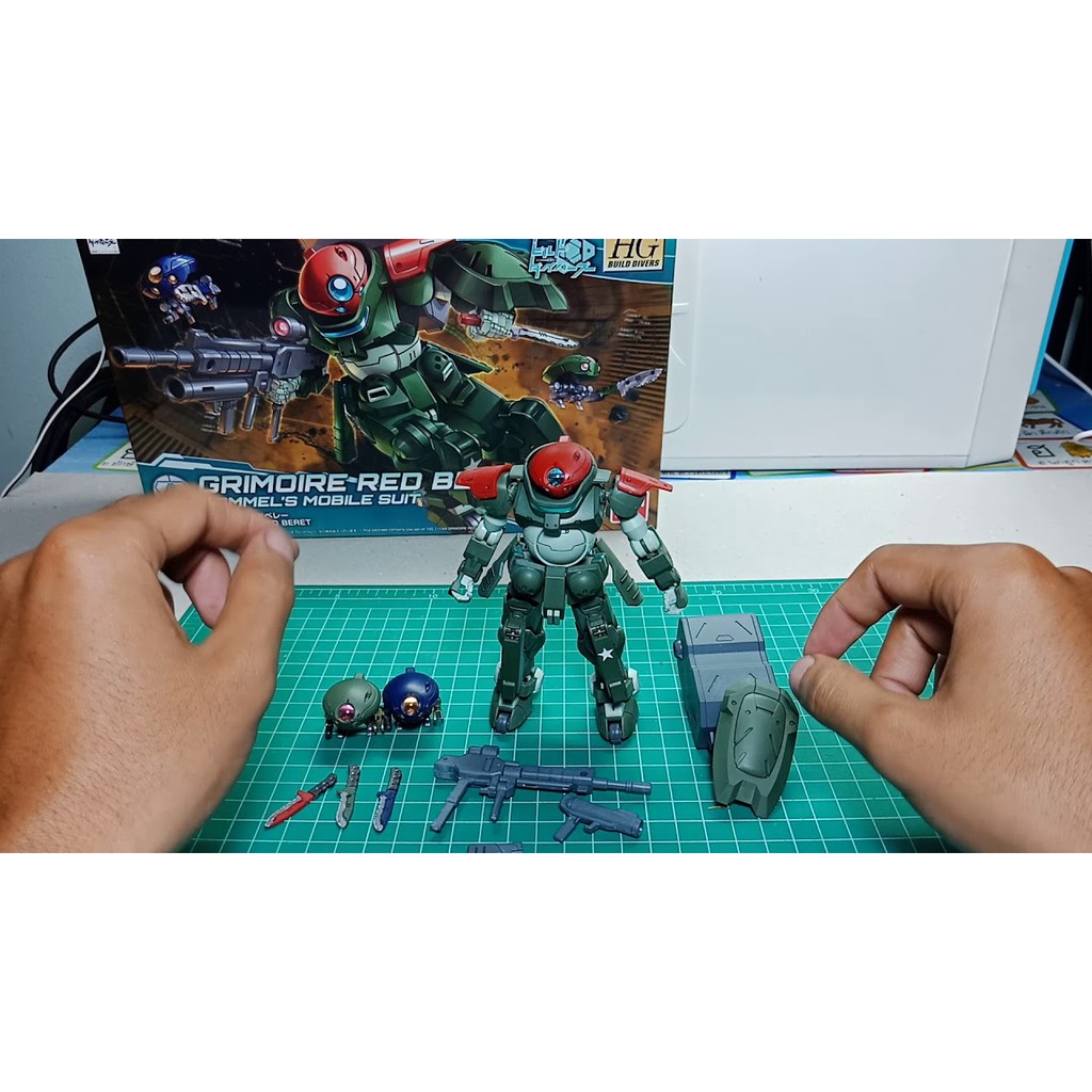 MÔ HÌNH GUNDAM BANDAI CHÍNH HÃNG - HG 1/144 GRIMOIRE RED BERET - 225735