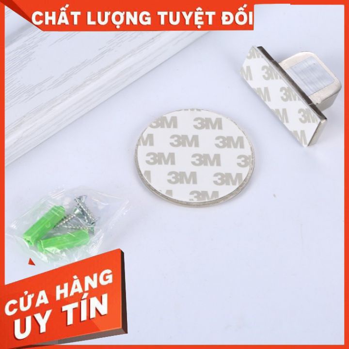 Chặn cửa nam châm hít tự động chống va đập hiệu quả. Hợp kim kẽm chống rỉ, Dán keo 3M hoặc bắt vít (kèm cả 2 phụ kiện)