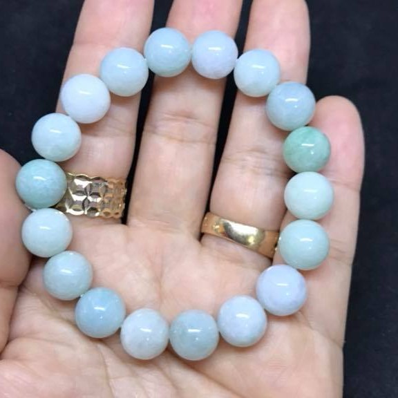 VÒNG TAY NGỌC CẨM THẠCH JADE A TRẮNG XANH 10LY