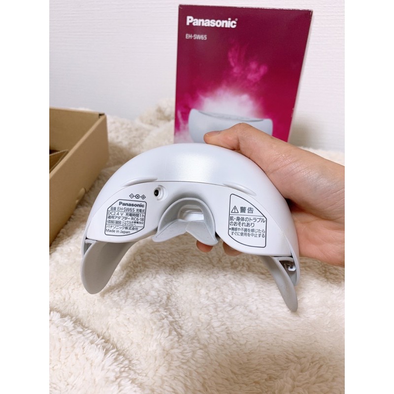 Máy Massage mắt Panasonic csw65