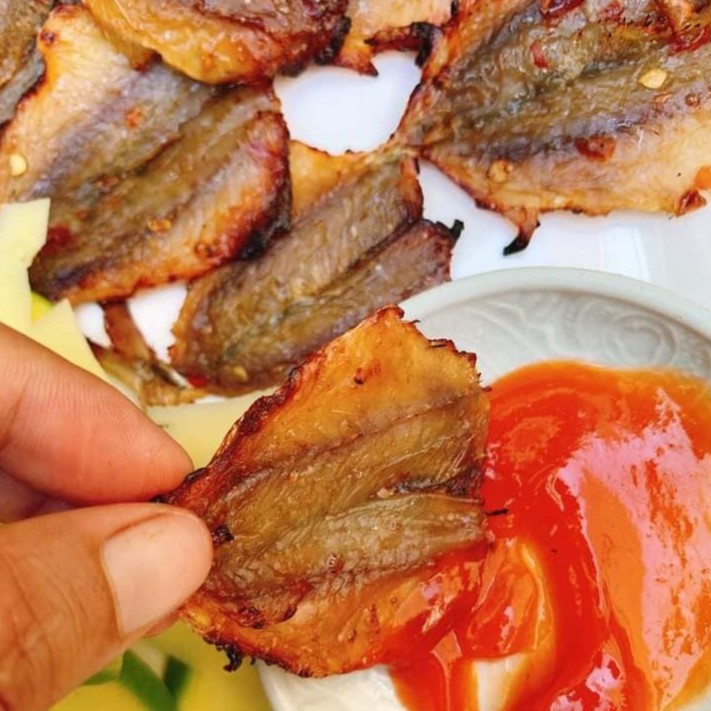 Combo 50 con Cá Chỉ Vàng Khô Loại 1 - To Ngon Ngọt Cá Chứ Không Mặn | BigBuy360 - bigbuy360.vn