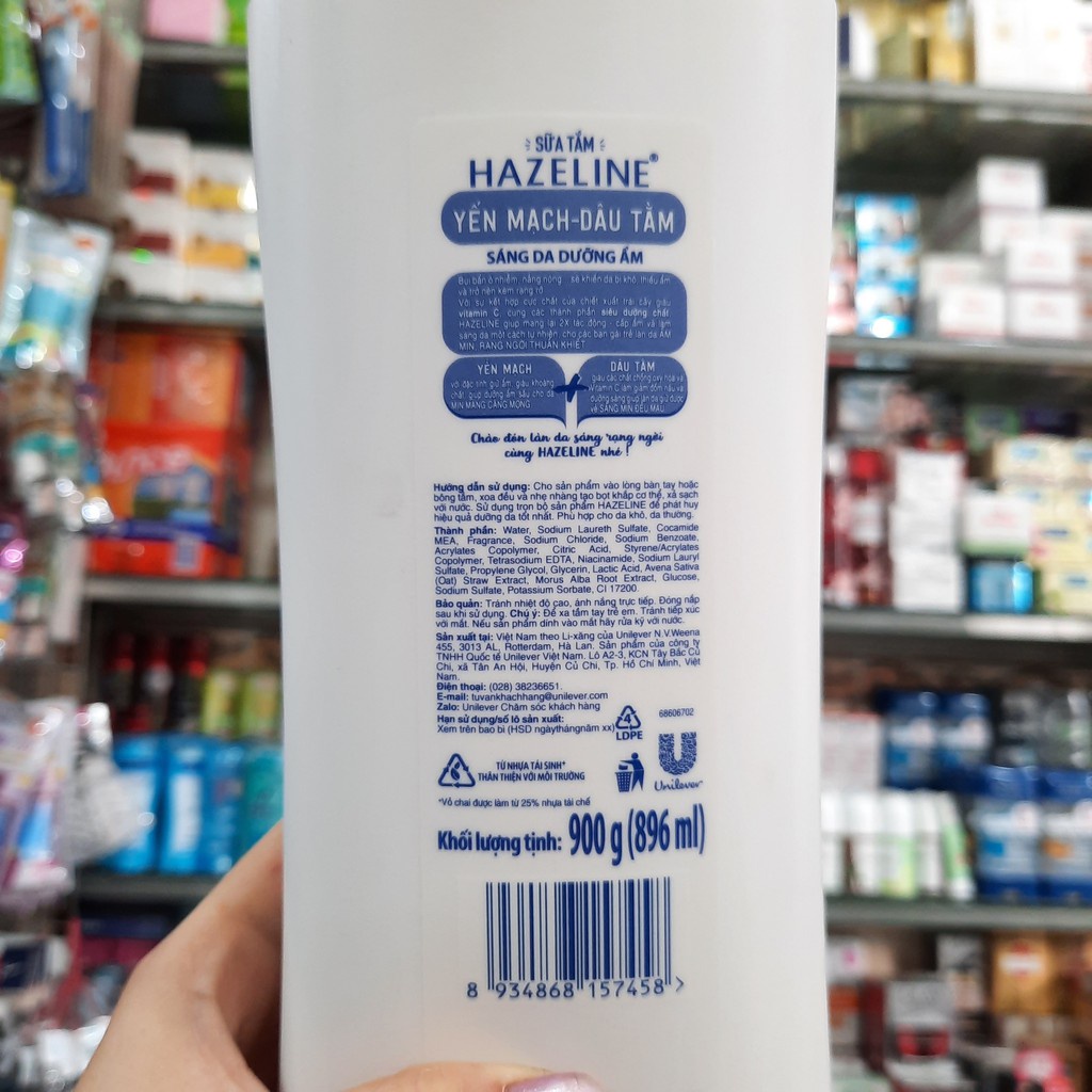 Sữa tắm hazeline yến mach-dâu tằm 900g (896ml)