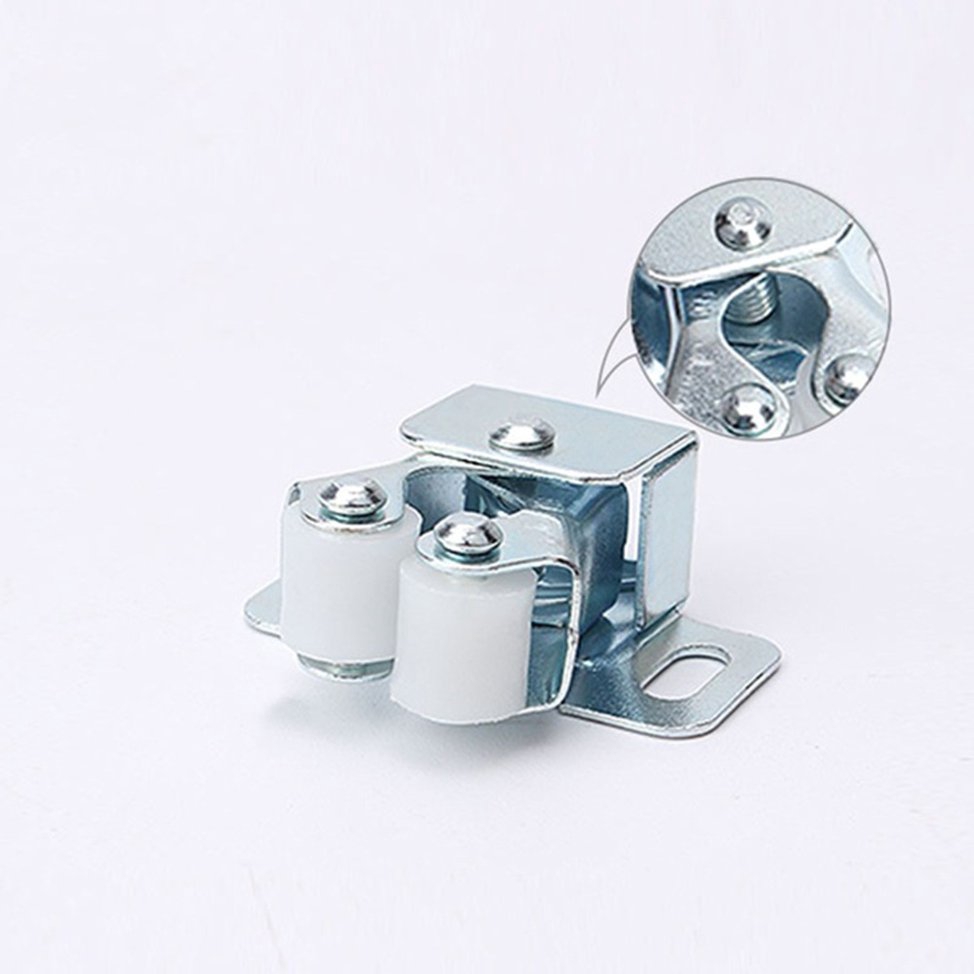 Bộ khóa dạng kẹp lò xo hai bánh xe chuyên dùng cho cửa tủ nội thất