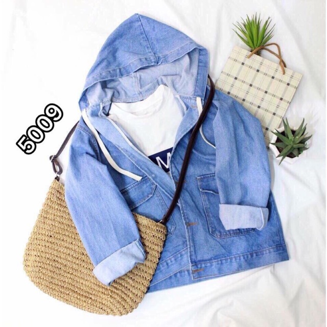 #áokhoác #khoácnữ #jean xinh đẹp lắm chị em ơi Chất vải bò dày cầm nặng tay Ko bai sờn, ko xù nha