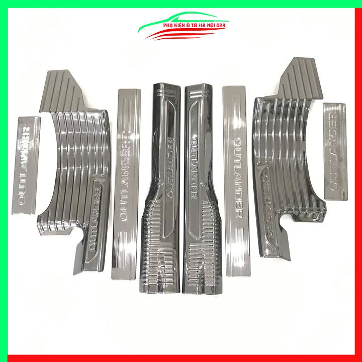 Ốp bậc cửa nẹp bước chân TITAN ô tô Outlander chống trầy bảo vệ xe