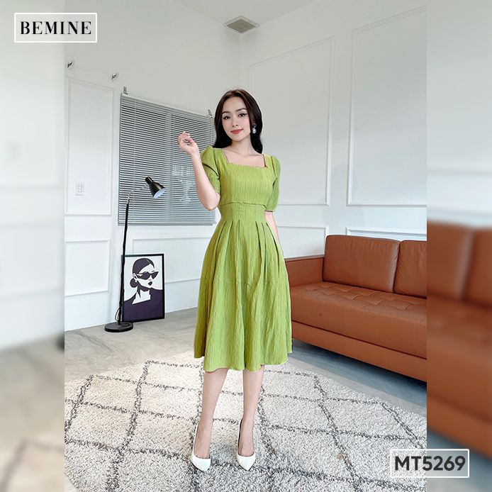 Đầm xẻ tà xếp ly eo BEMINE MT5269XANHBO