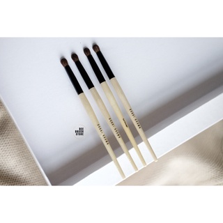 BOBBI BROWN EYE SMUDGE ( CỌ MẮT EYE SMUDGE BOBBI BROWN)
