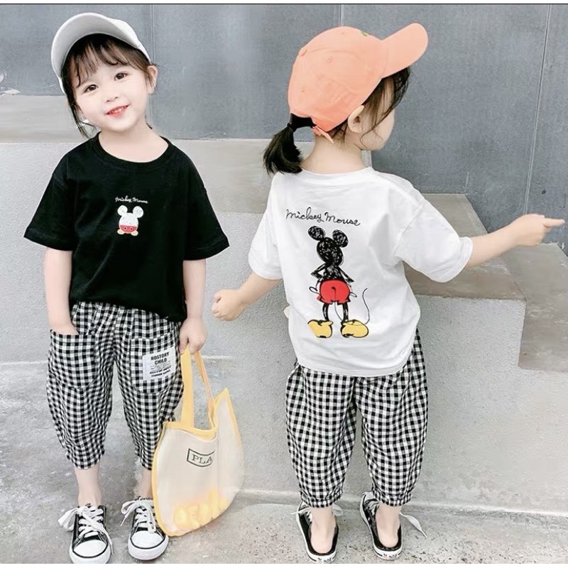 Bộ Bé Gái MicKey Mouse Trắng - Đen Phối Quần Kẻ Caro Lỡ Cho Bé -Nhà Cam