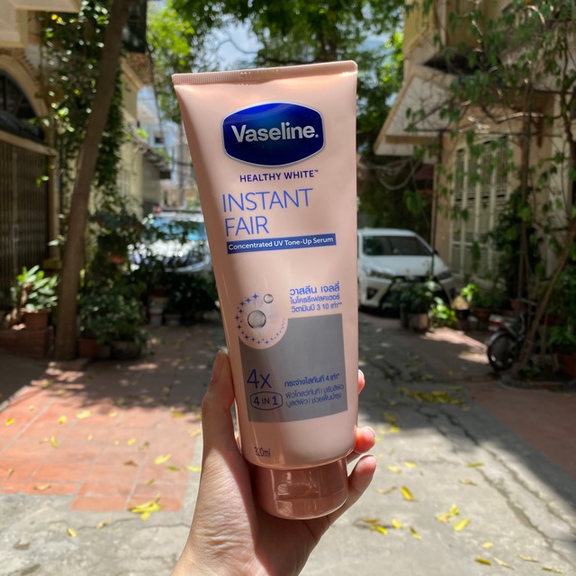 Vaseline dưỡng trắng ban đêm 4X