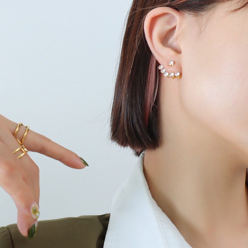 Bông Tai Cá Tính 6 Viên Đá Nhân Tạo Titan Ko Đen TT 4203