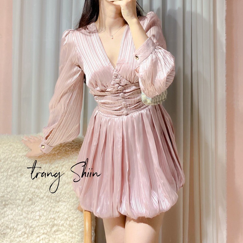 Váy sọc lụa nhũ nút bọc