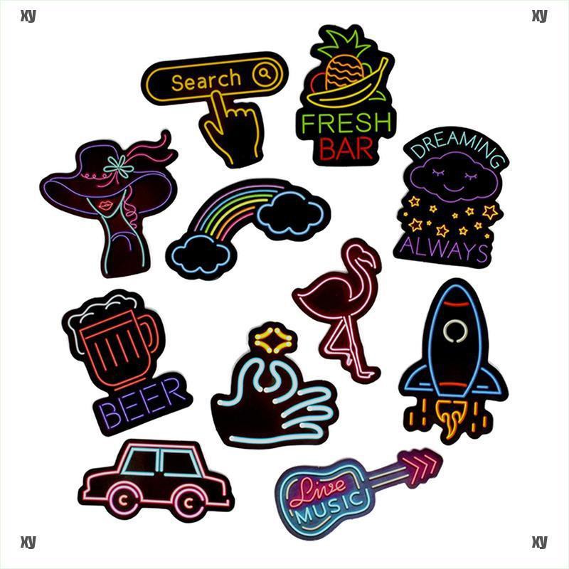 Set 50 Miếng Dán Dạ Quang Trang Trí Đa Dụng Chất Lượng Cao